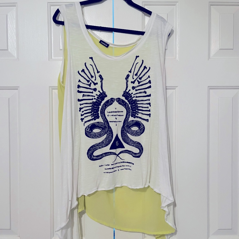 ❤️ Torrid Snakes and Ribs High Low Tank
